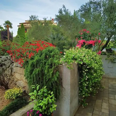 Valdesara Apartman *