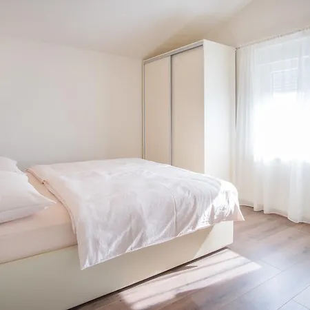 Valdesara * Malinska