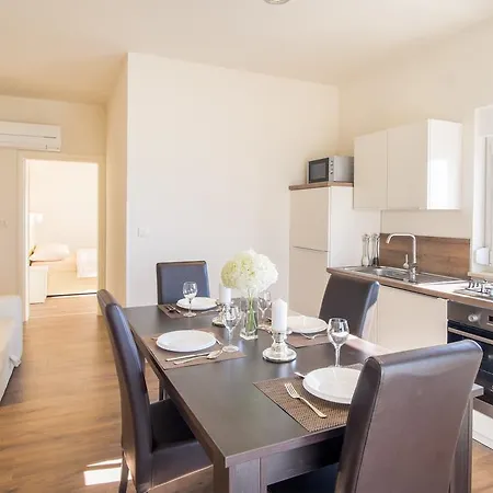 Valdesara * Malinska